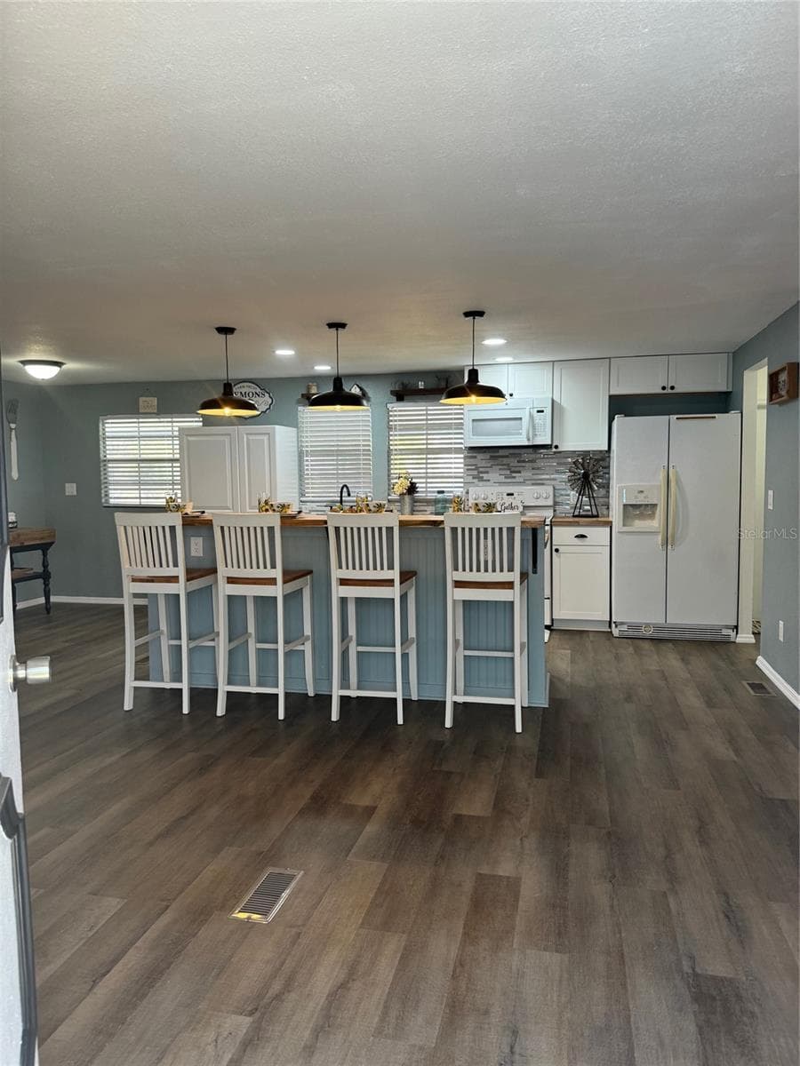 9437 SINGAPORE AVENUE — photo 9 of 66