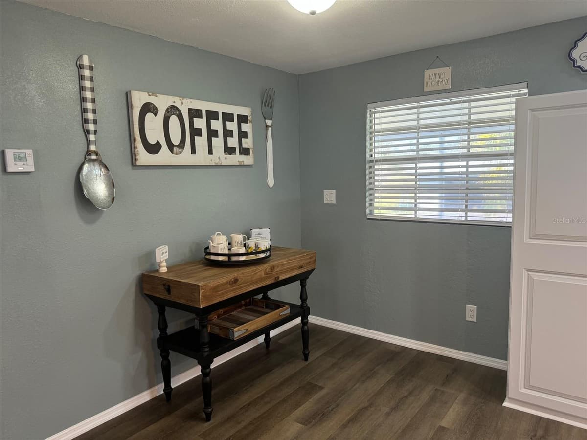 9437 SINGAPORE AVENUE — photo 14 of 66
