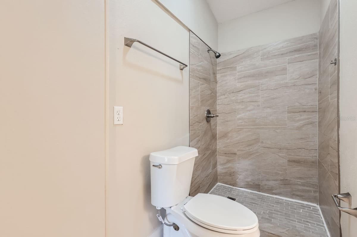 524 CHURCH STREET — photo 15 of 28