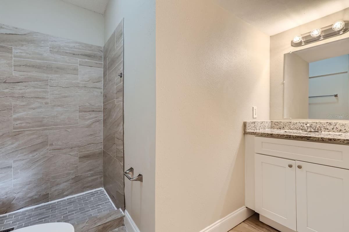 524 CHURCH STREET — photo 14 of 28