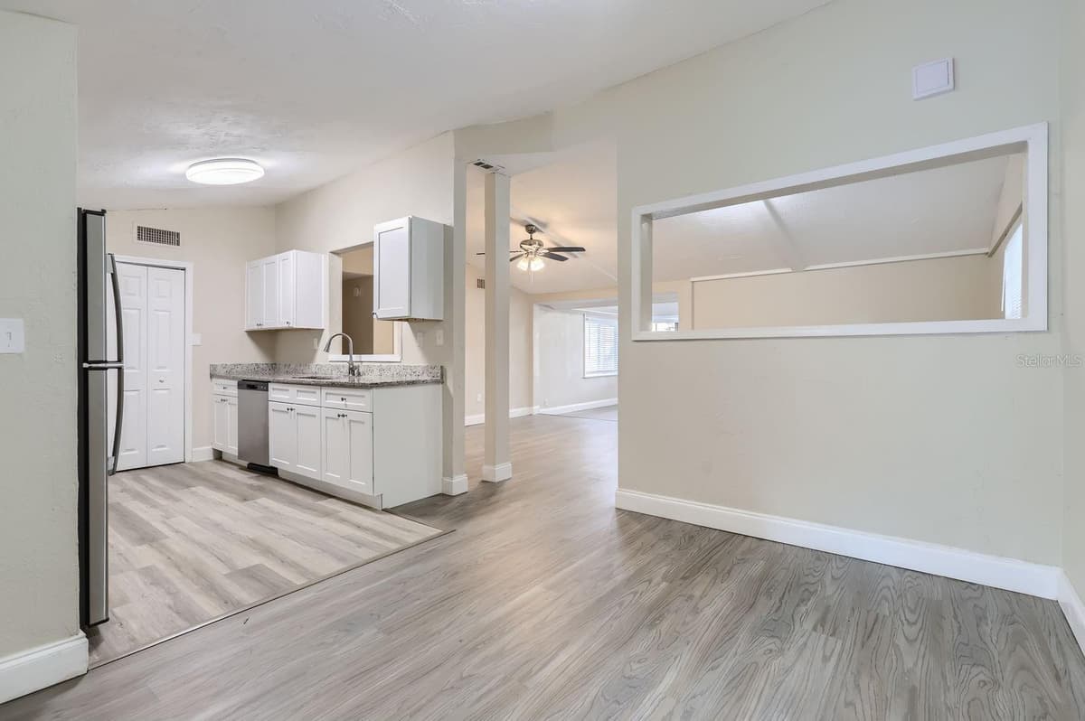 524 CHURCH STREET — photo 6 of 28