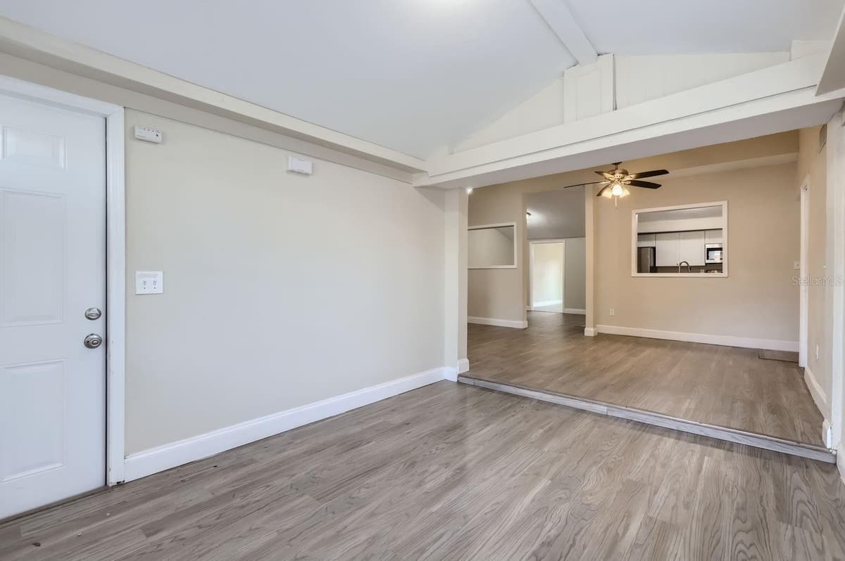 524 CHURCH STREET — photo 4 of 28