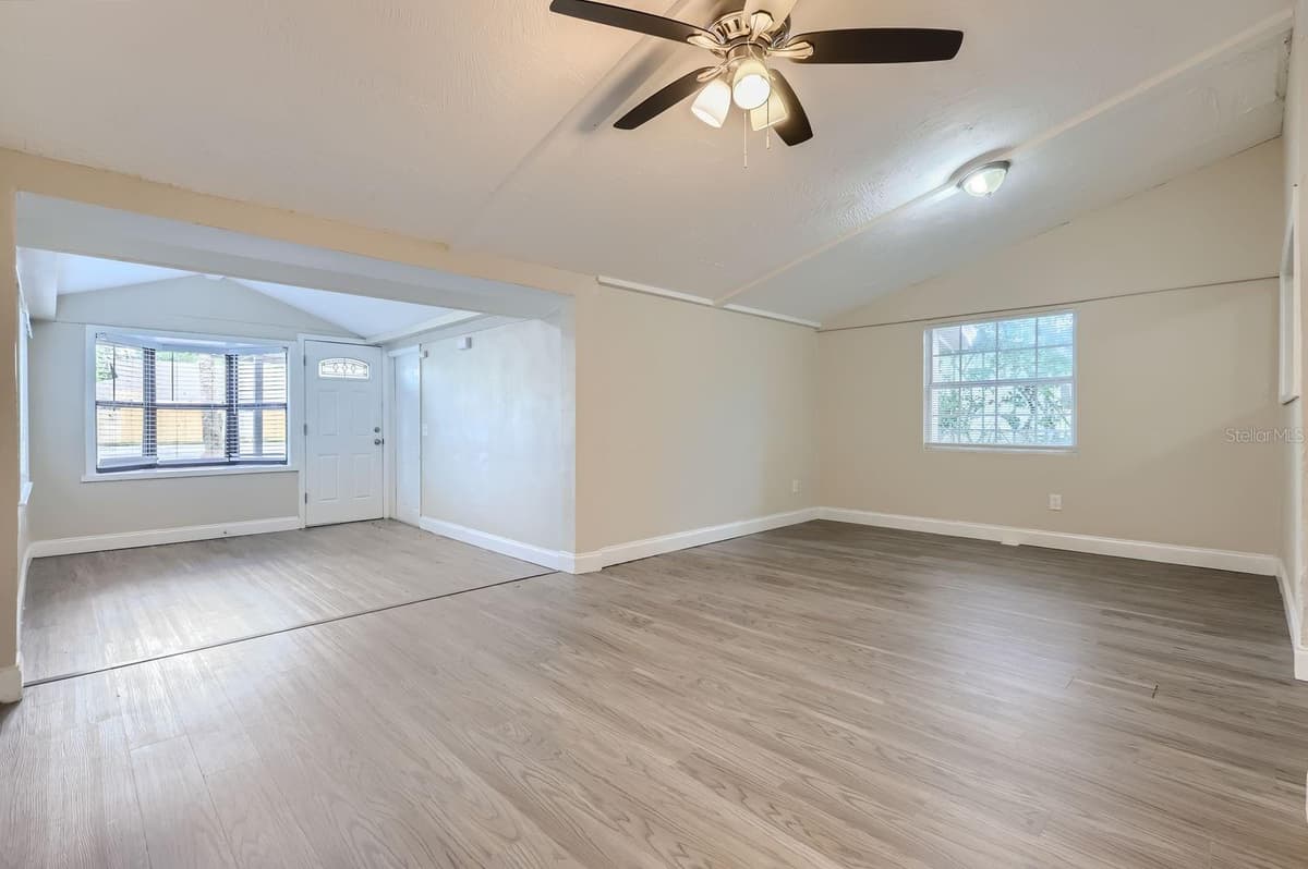 524 CHURCH STREET — photo 11 of 28