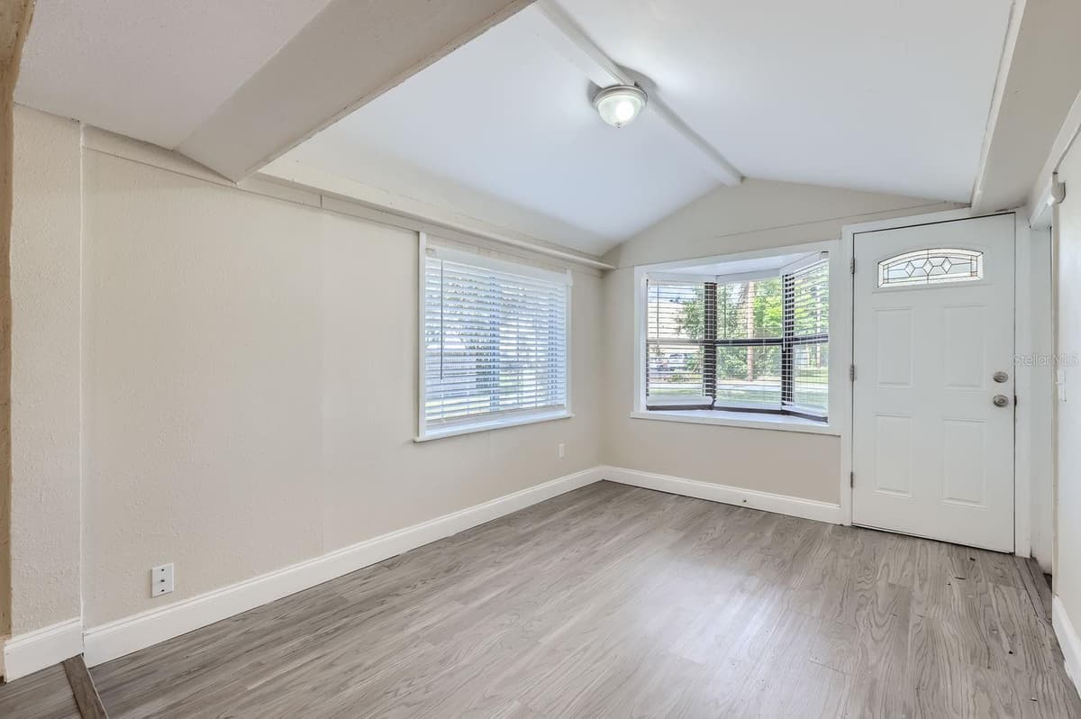 524 CHURCH STREET — photo 5 of 28