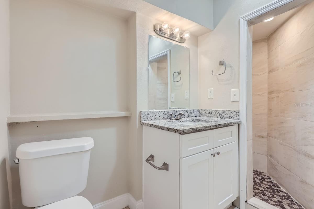524 CHURCH STREET — photo 21 of 28