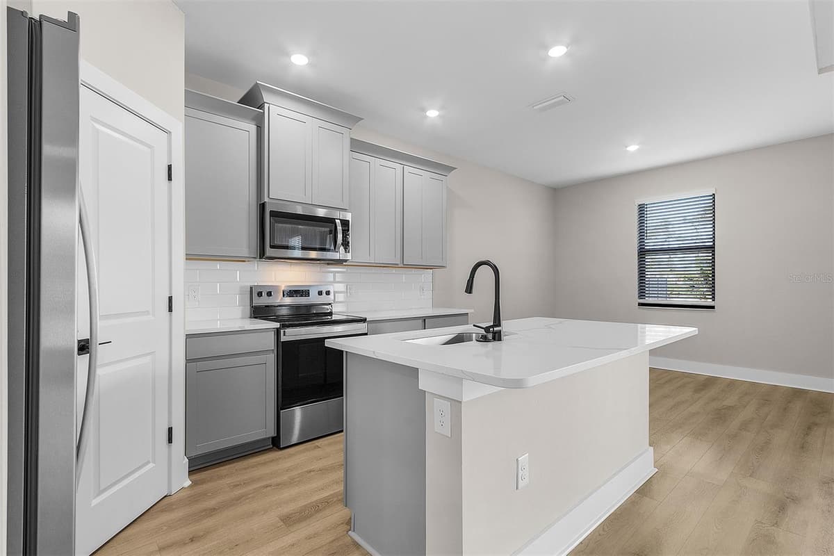 5321 CRESTLINE TERRACE — photo 9 of 16