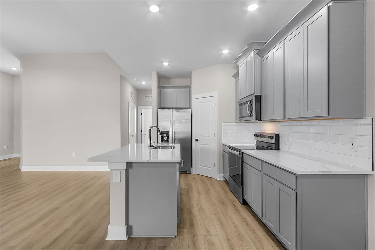5321 CRESTLINE TERRACE — photo 10 of 16