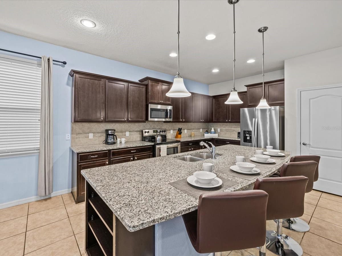 8832 MACAPA DRIVE — photo 5 of 30