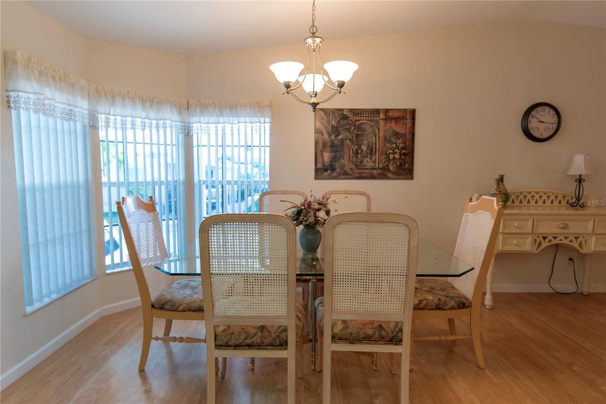 14 EMDEN CIRCLE — photo 8 of 25