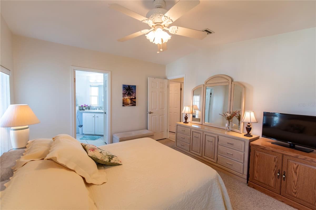 14 EMDEN CIRCLE — photo 10 of 25