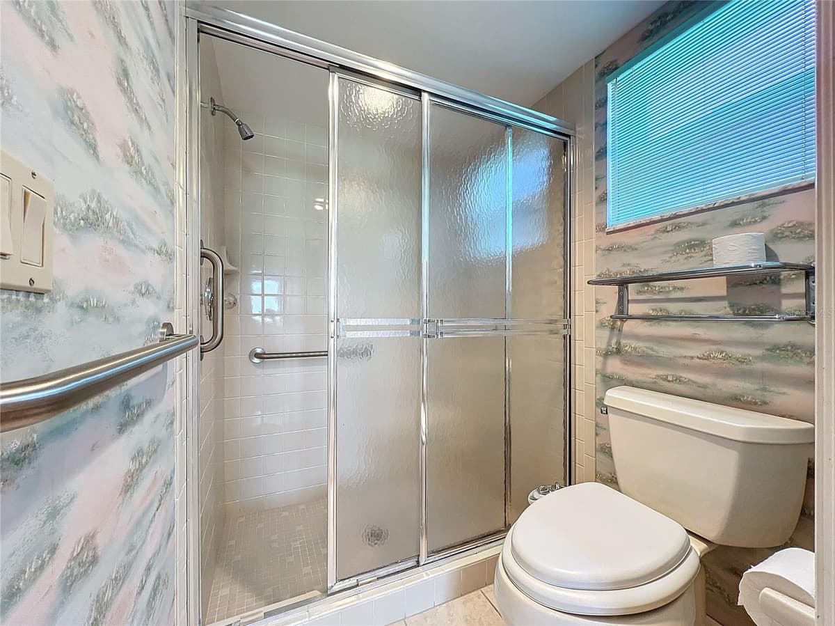 4382 MADEIRA COURT — photo 11 of 52