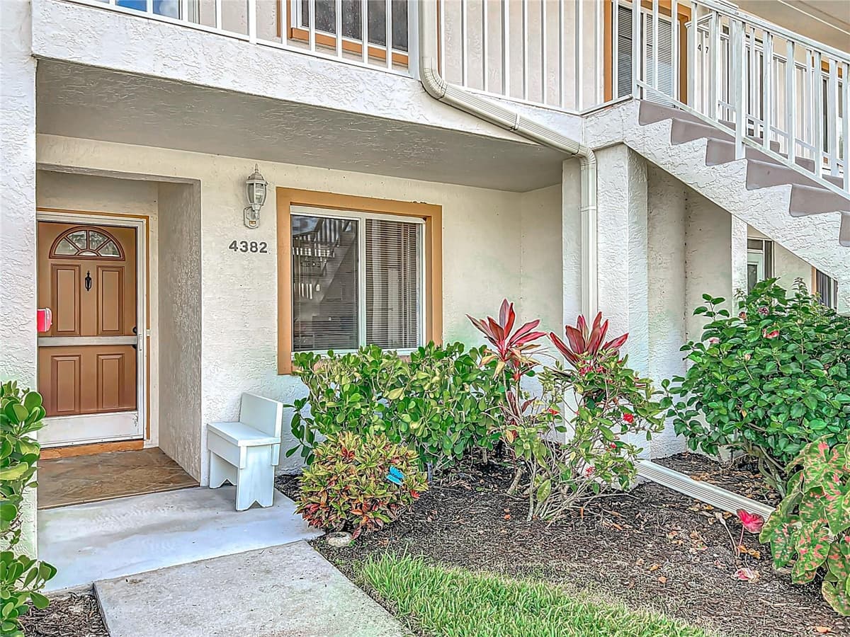 4382 MADEIRA COURT — photo 4 of 52