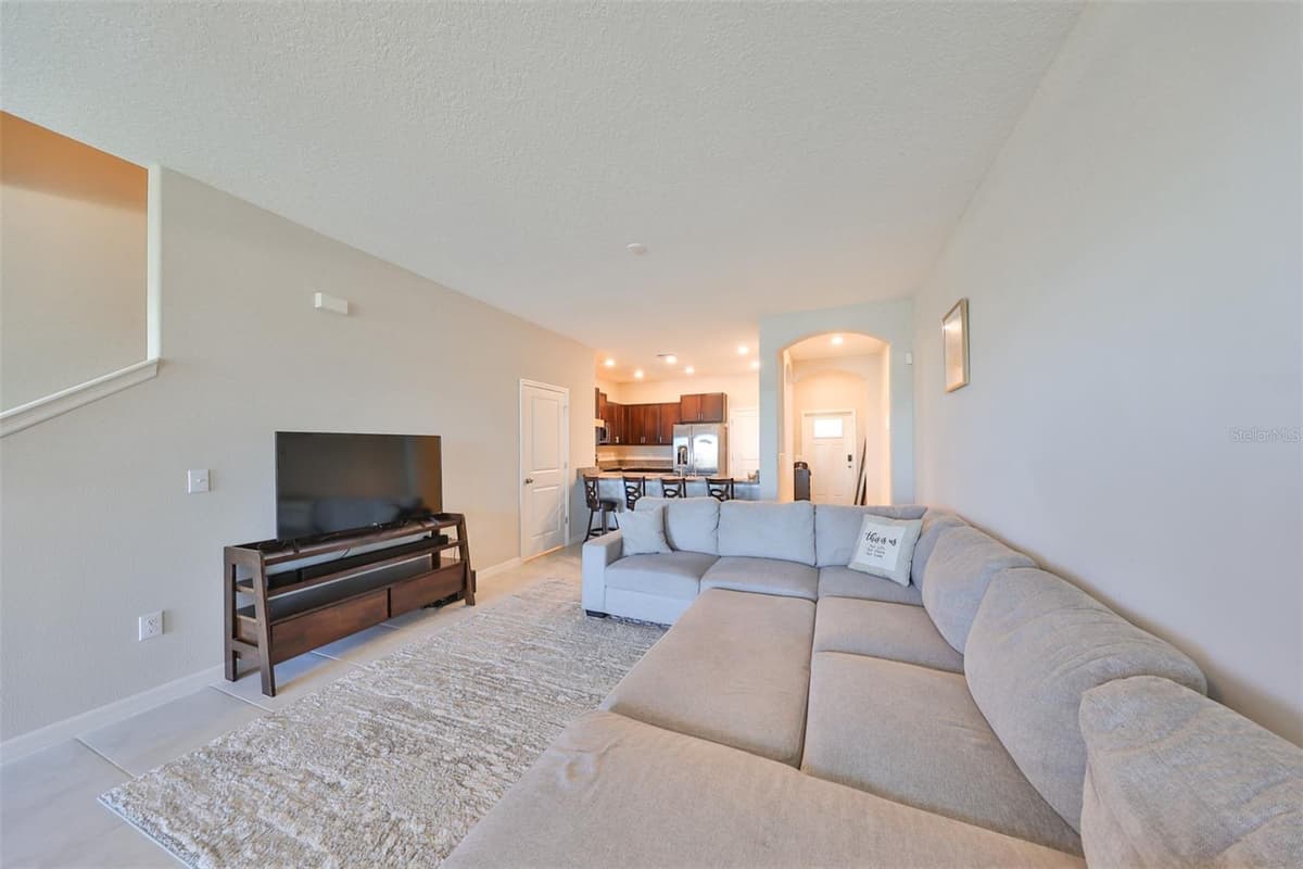 928 ROYAL EMPRESS DRIVE — photo 15 of 47