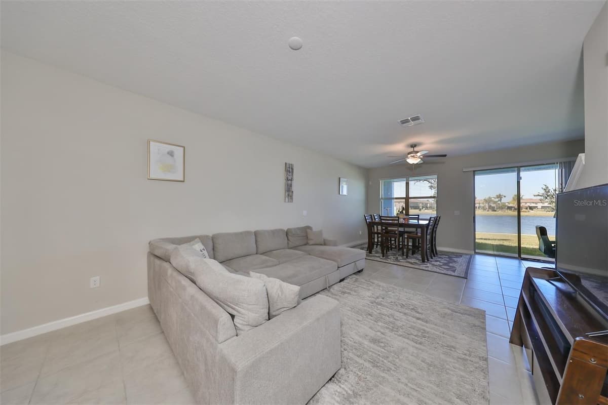 928 ROYAL EMPRESS DRIVE — photo 19 of 47