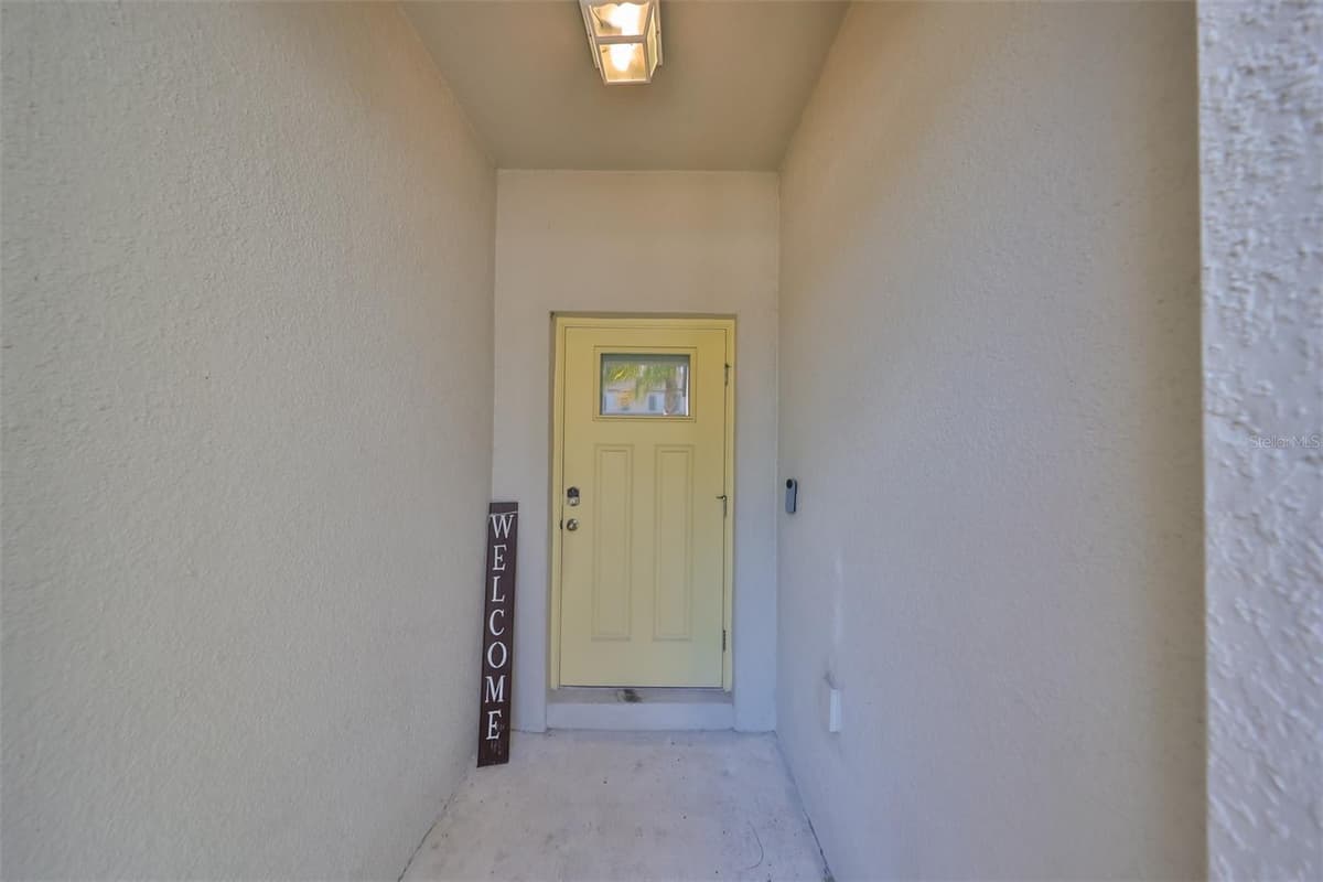 928 ROYAL EMPRESS DRIVE — photo 7 of 47