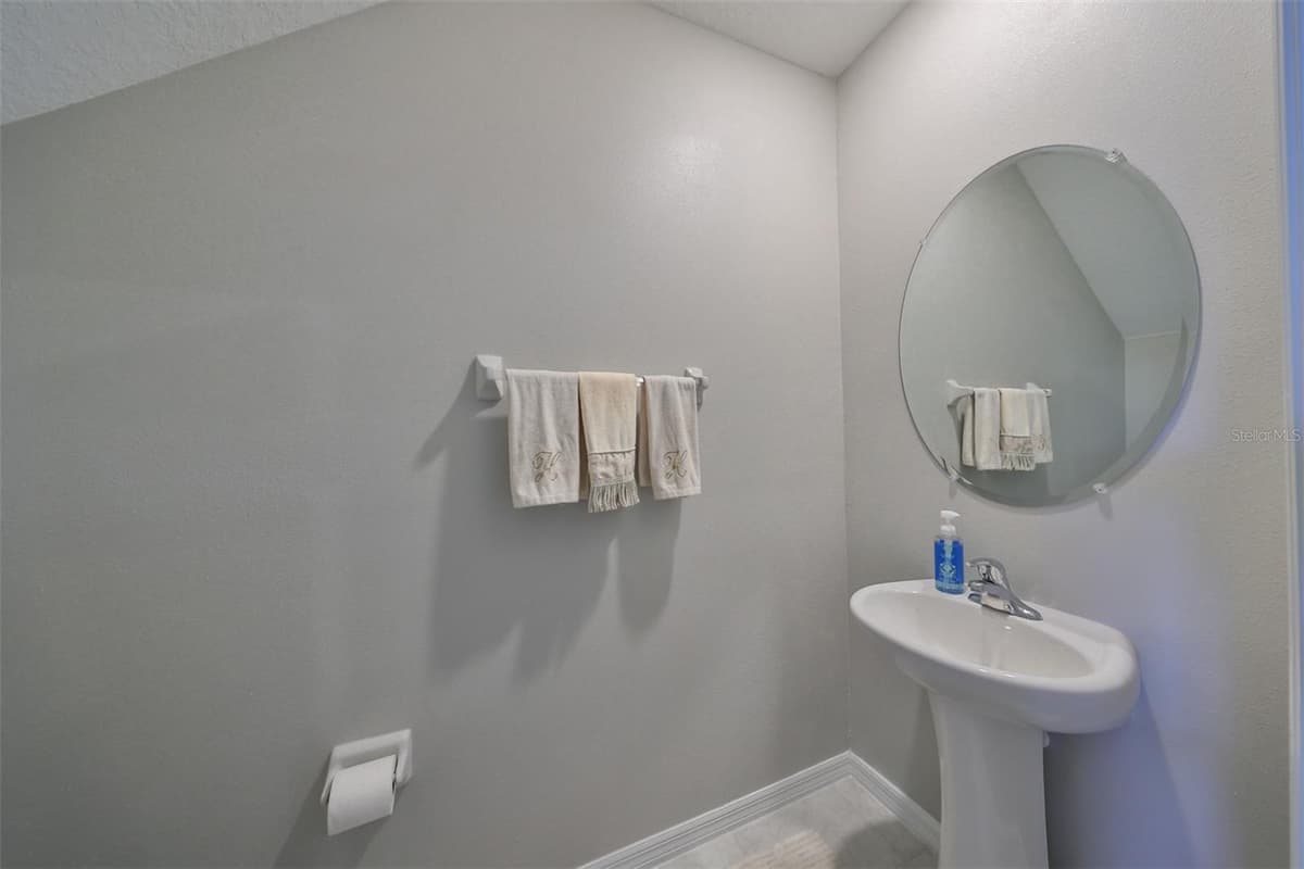 928 ROYAL EMPRESS DRIVE — photo 22 of 47