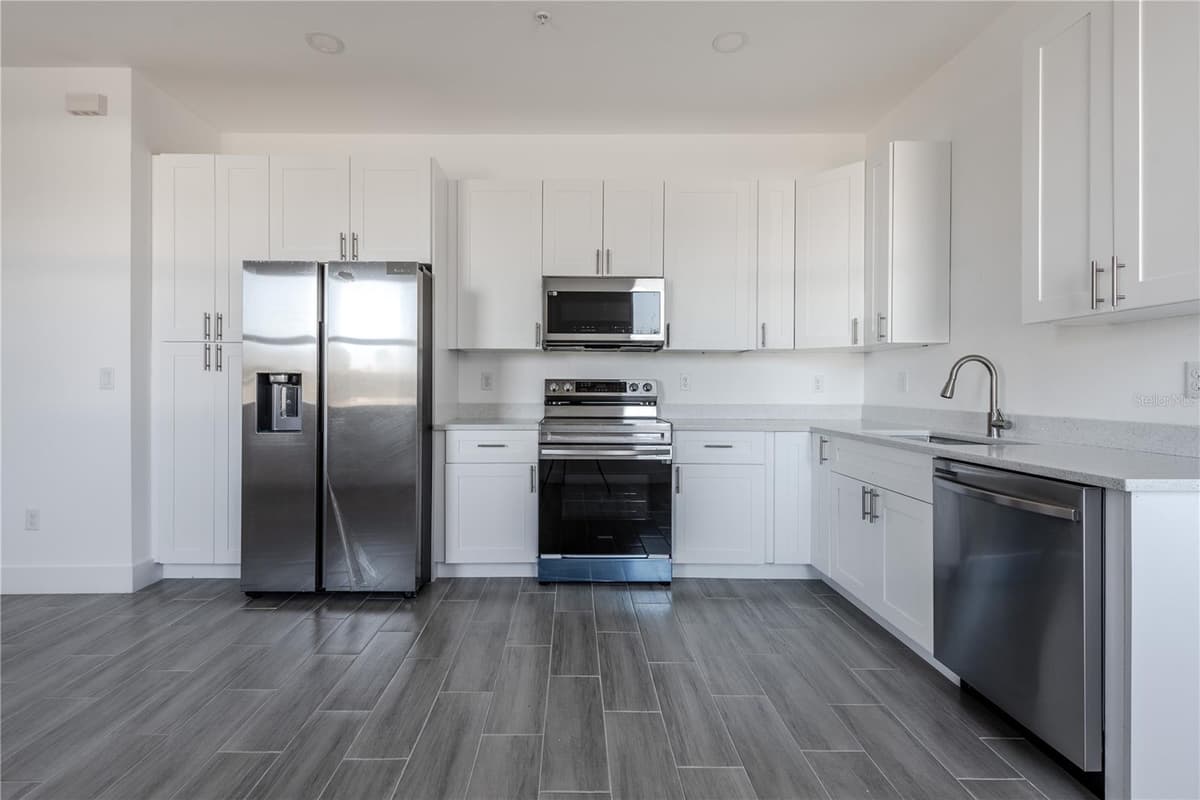 260 ROTONDA BOULEVARD — photo 25 of 39