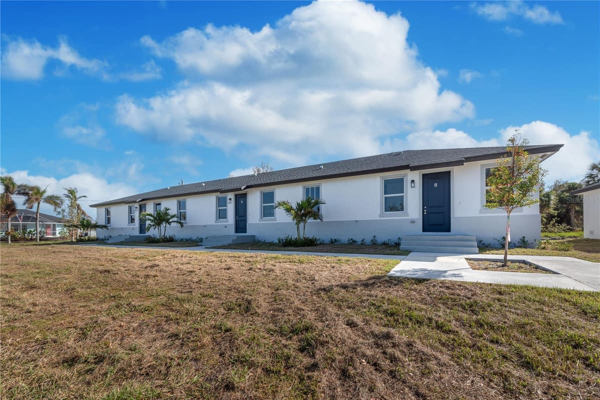 260 ROTONDA BOULEVARD — photo 4 of 39