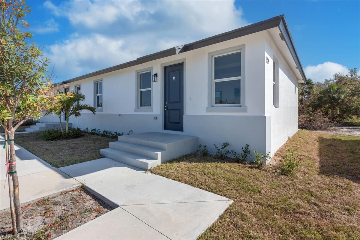 260 ROTONDA BOULEVARD — photo 1 of 39