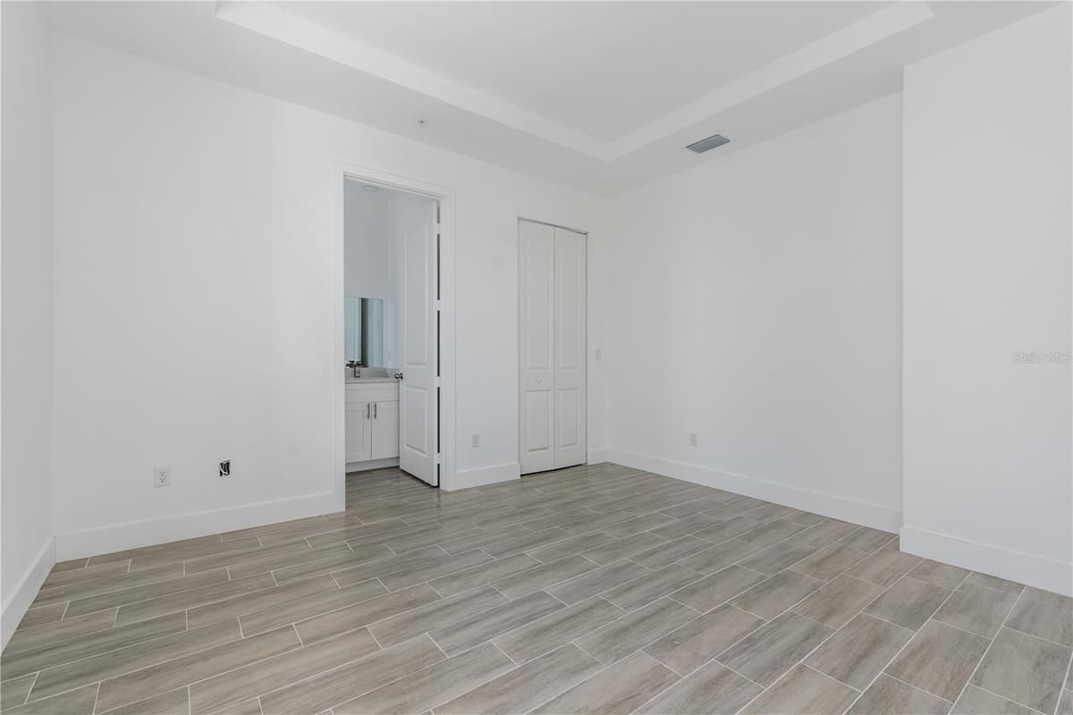 260 ROTONDA BOULEVARD — photo 21 of 39