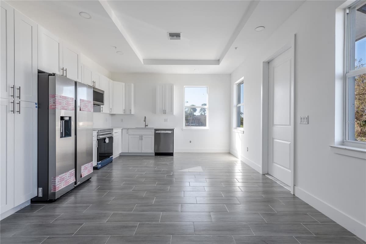 260 ROTONDA BOULEVARD — photo 23 of 39