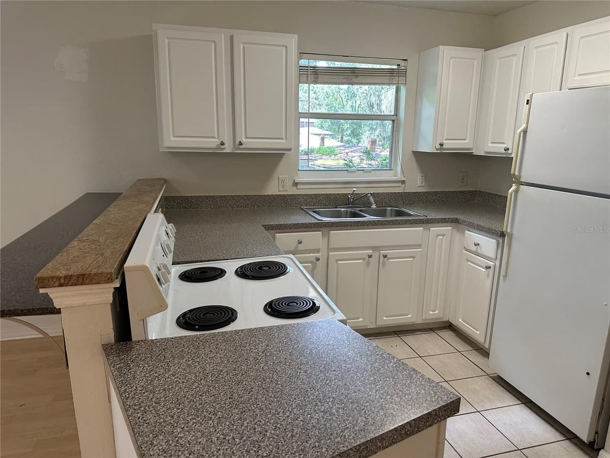 734 MILLS AVENUE — photo 46 of 52