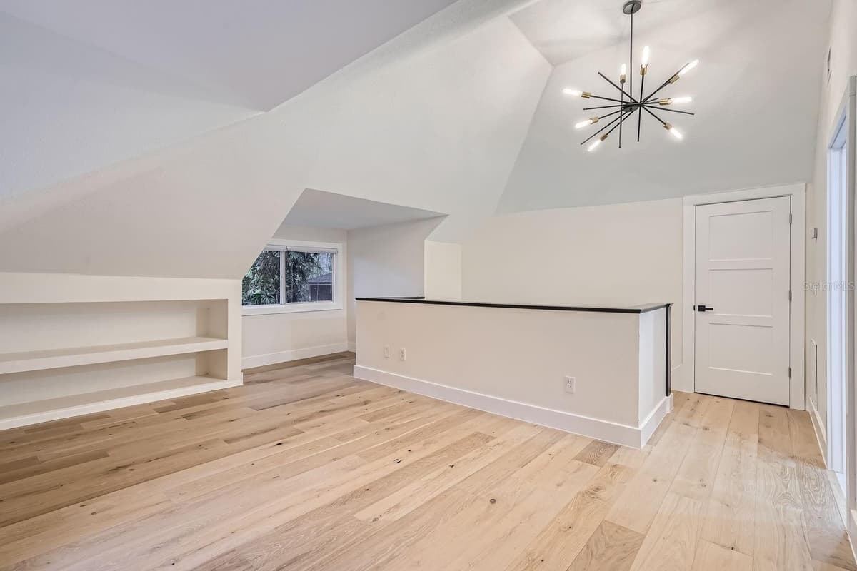 734 MILLS AVENUE — photo 28 of 52