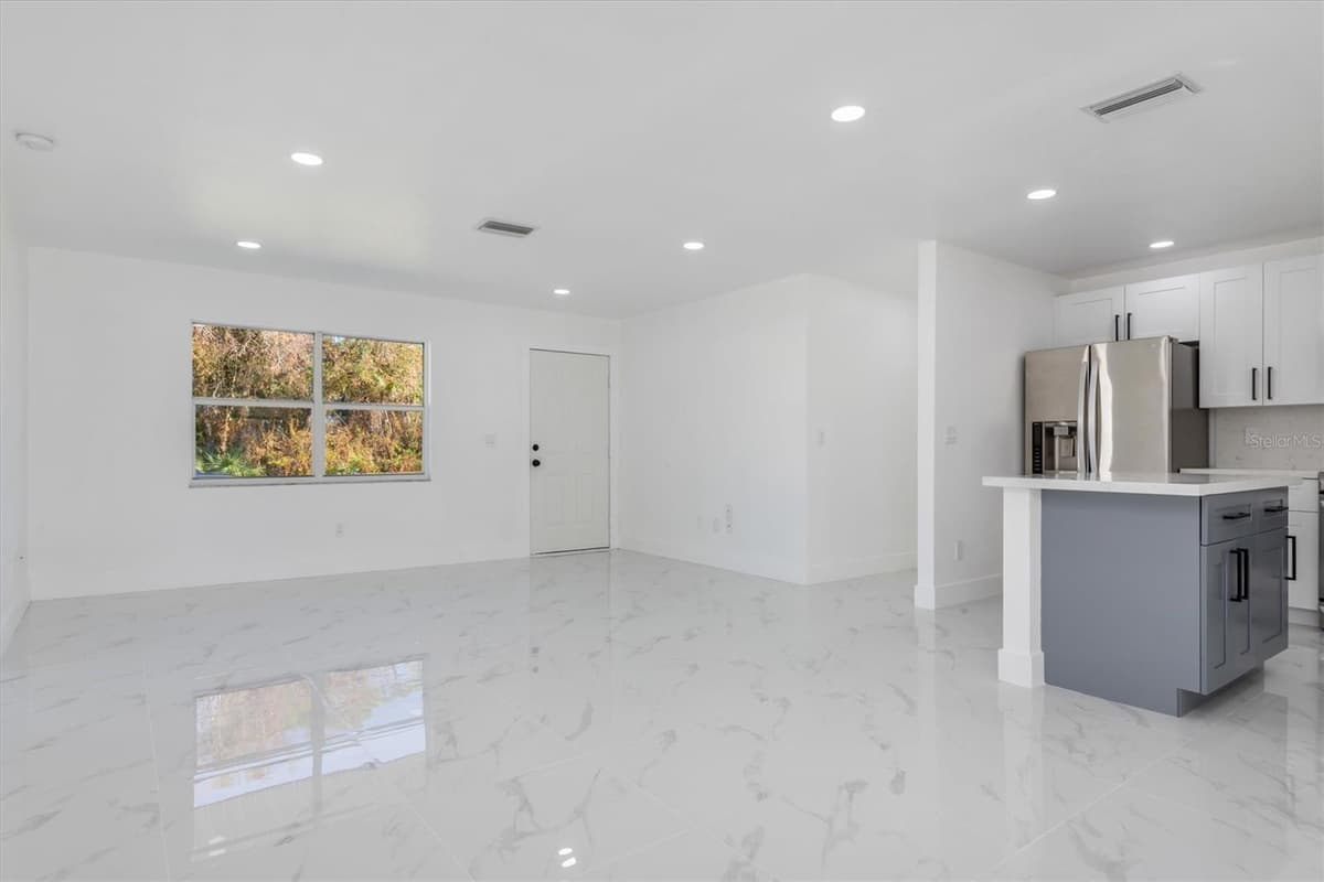 18289 EBLIS AVENUE — photo 9 of 48