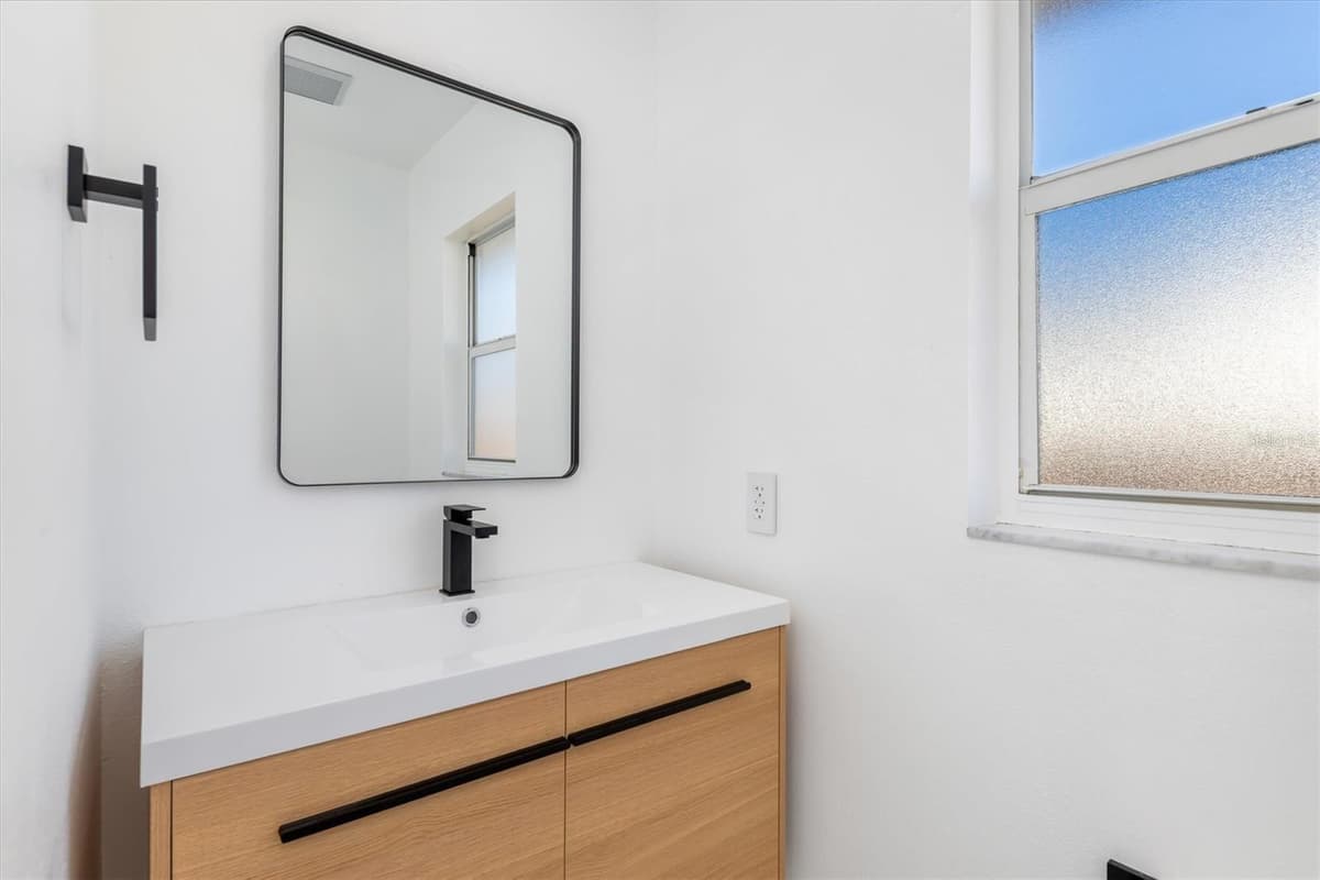 18289 EBLIS AVENUE — photo 17 of 48