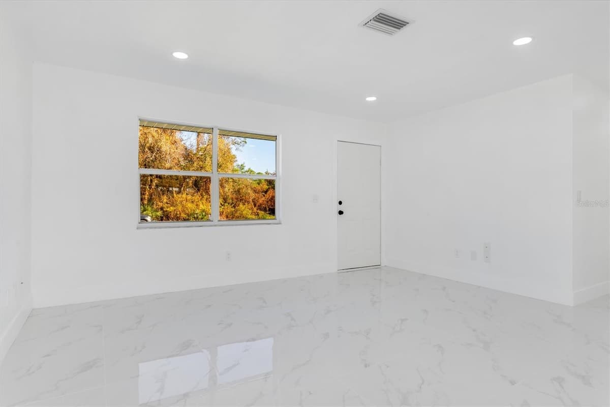 18289 EBLIS AVENUE — photo 6 of 48