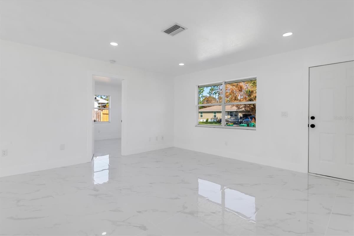 18289 EBLIS AVENUE — photo 7 of 48