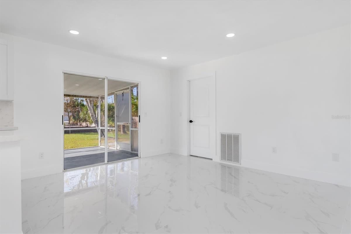 18289 EBLIS AVENUE — photo 8 of 48
