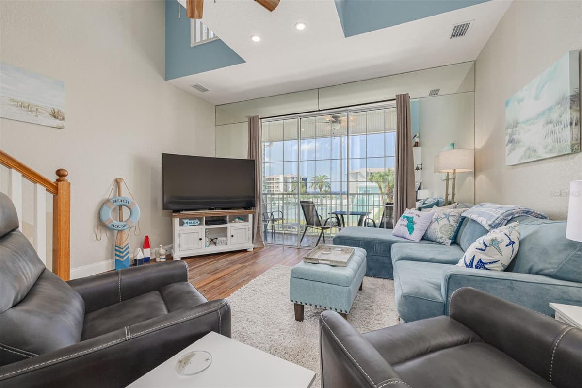 8246 AQUILA STREET — photo 11 of 43