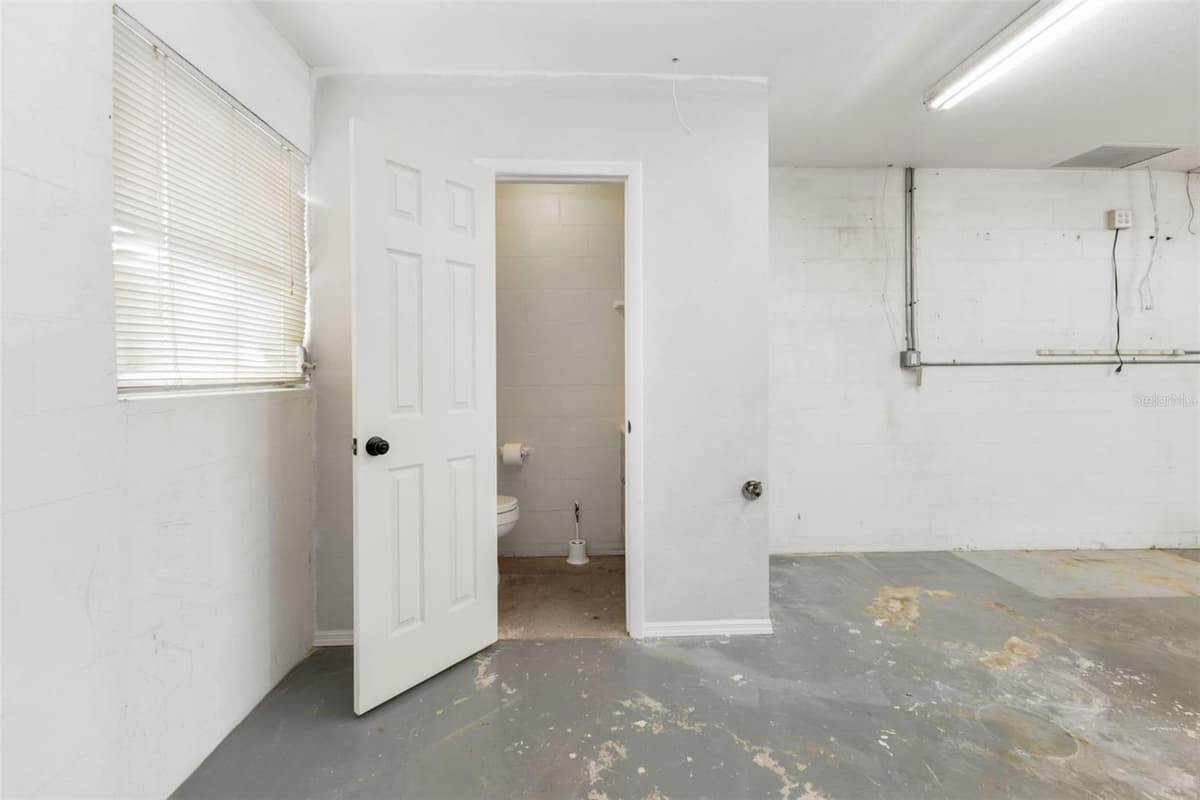 23263 HARBORVIEW RD — photo 21 of 29