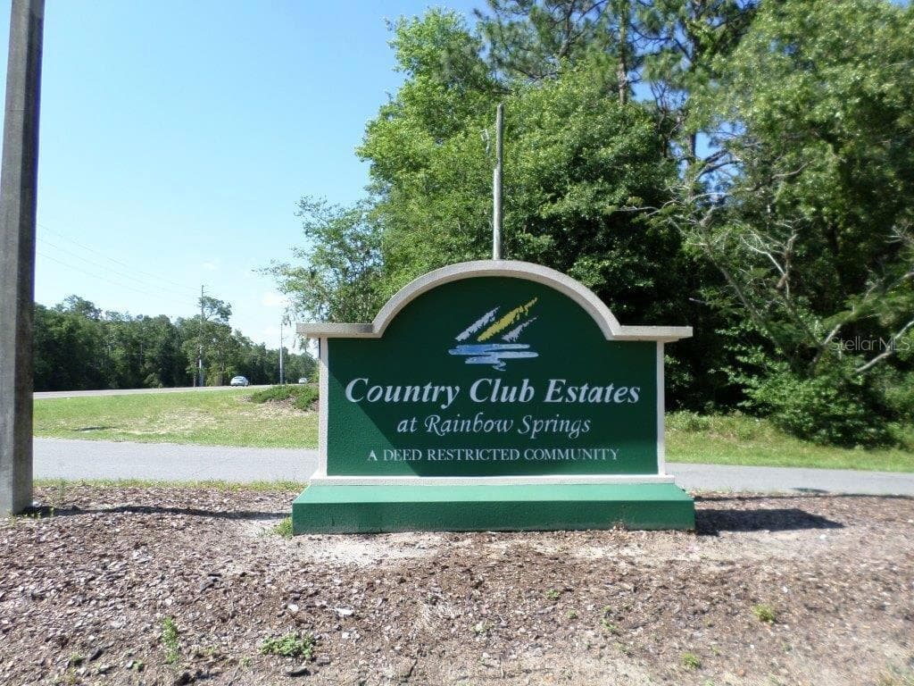 8518 SW 189TH COURT RD — photo 8 of 48
