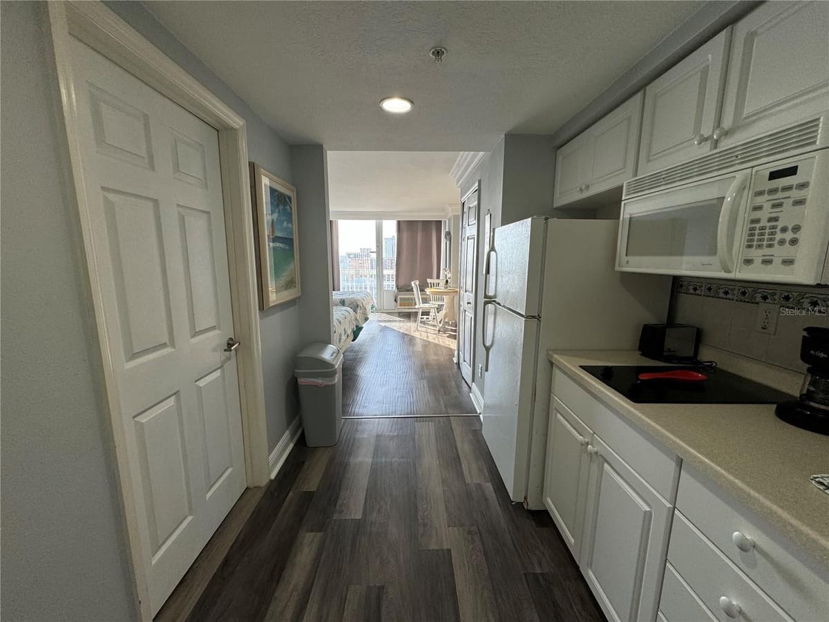 2700 ATLANTIC AVENUE — photo 4 of 30