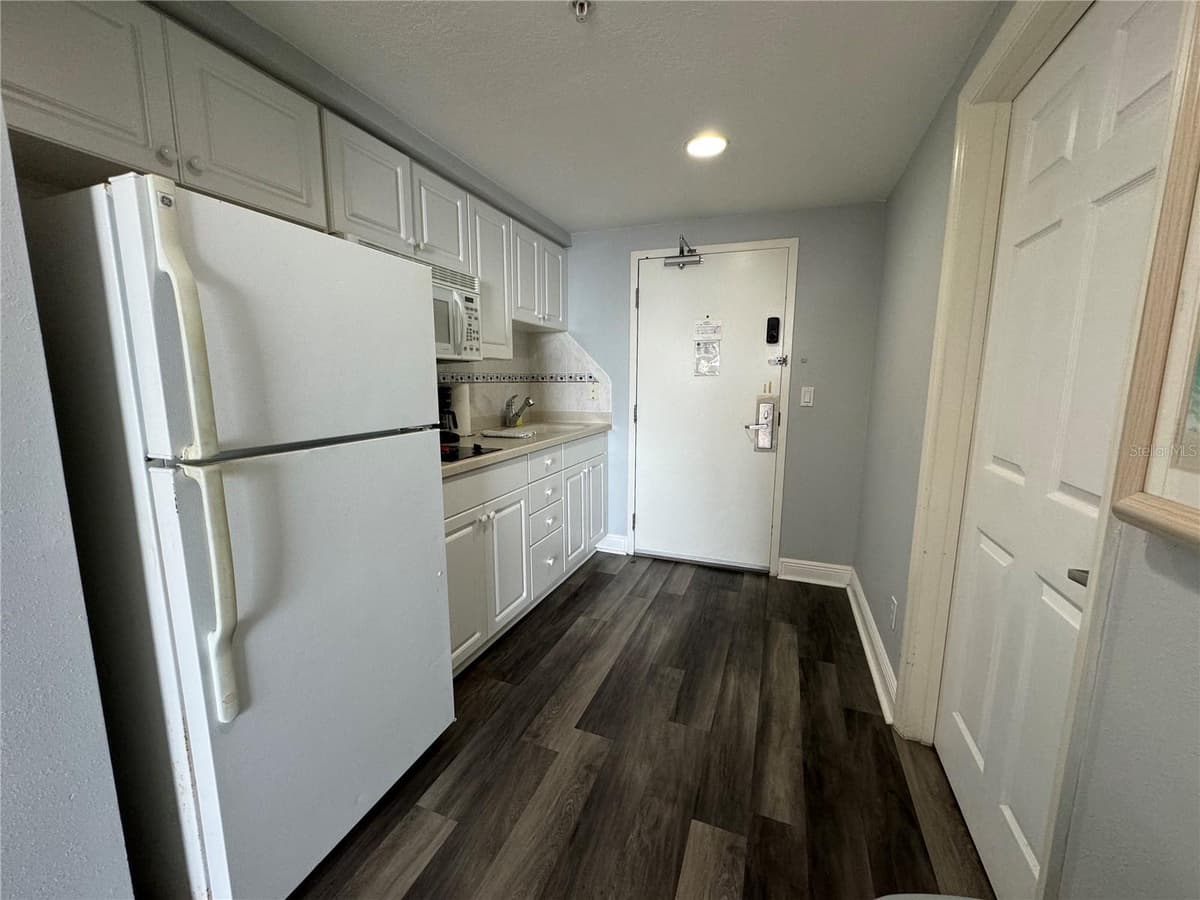 2700 ATLANTIC AVENUE — photo 6 of 30