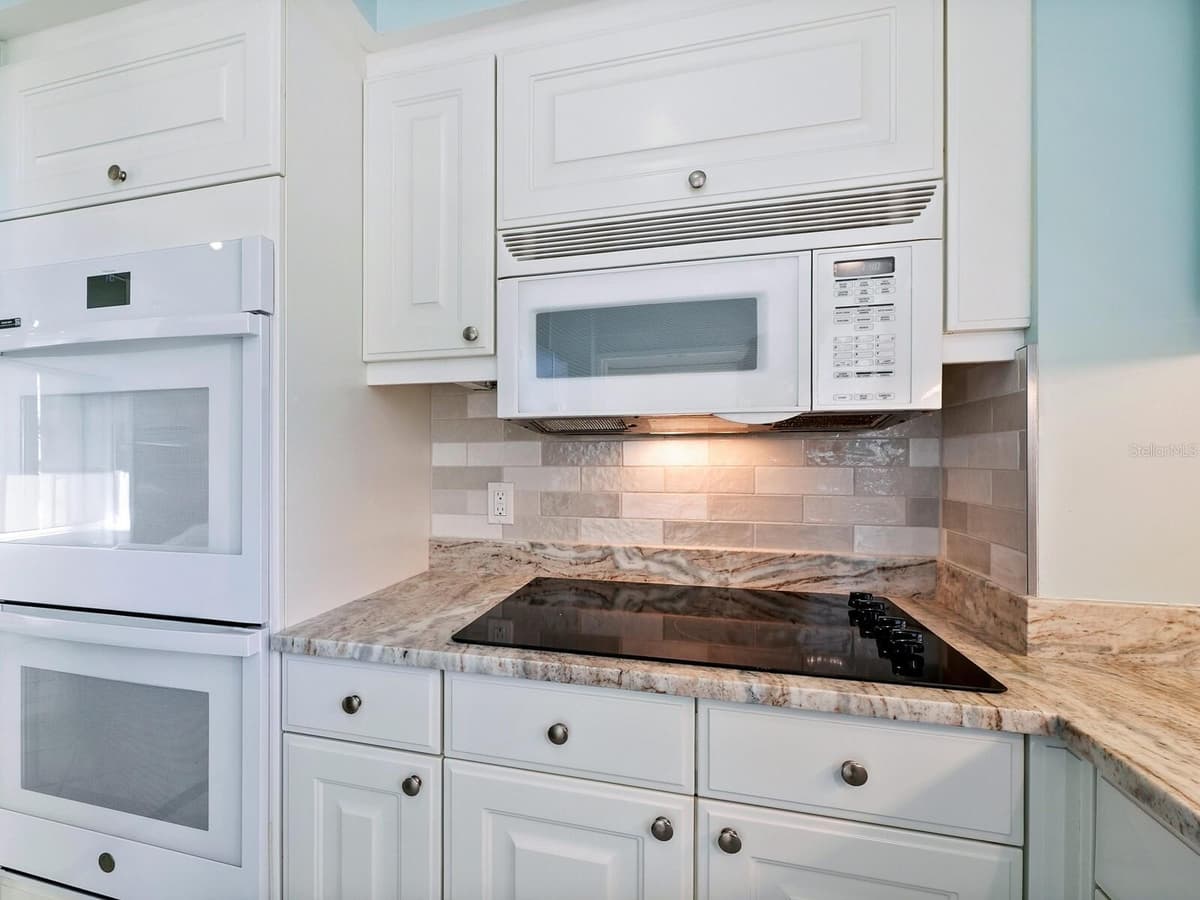 3070 GRAND BAY BOULEVARD — photo 18 of 43