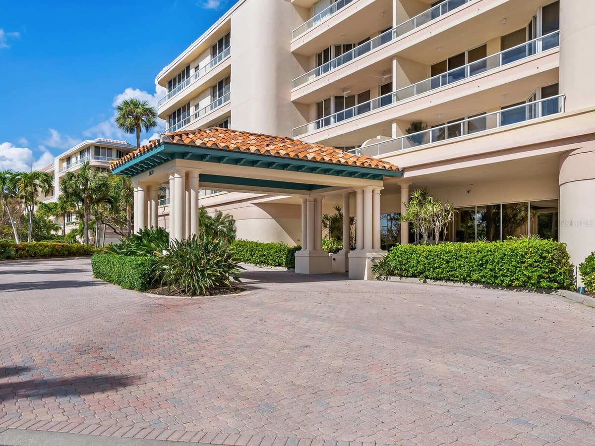 3070 GRAND BAY BOULEVARD — photo 4 of 43