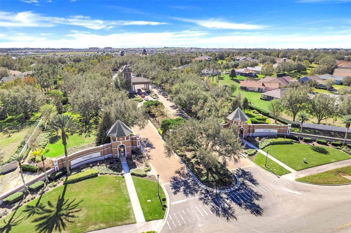 119 CRESCENT MOON DRIVE — photo 31 of 41