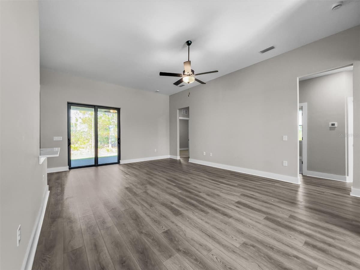 5227 DAYTON LANE — photo 6 of 22