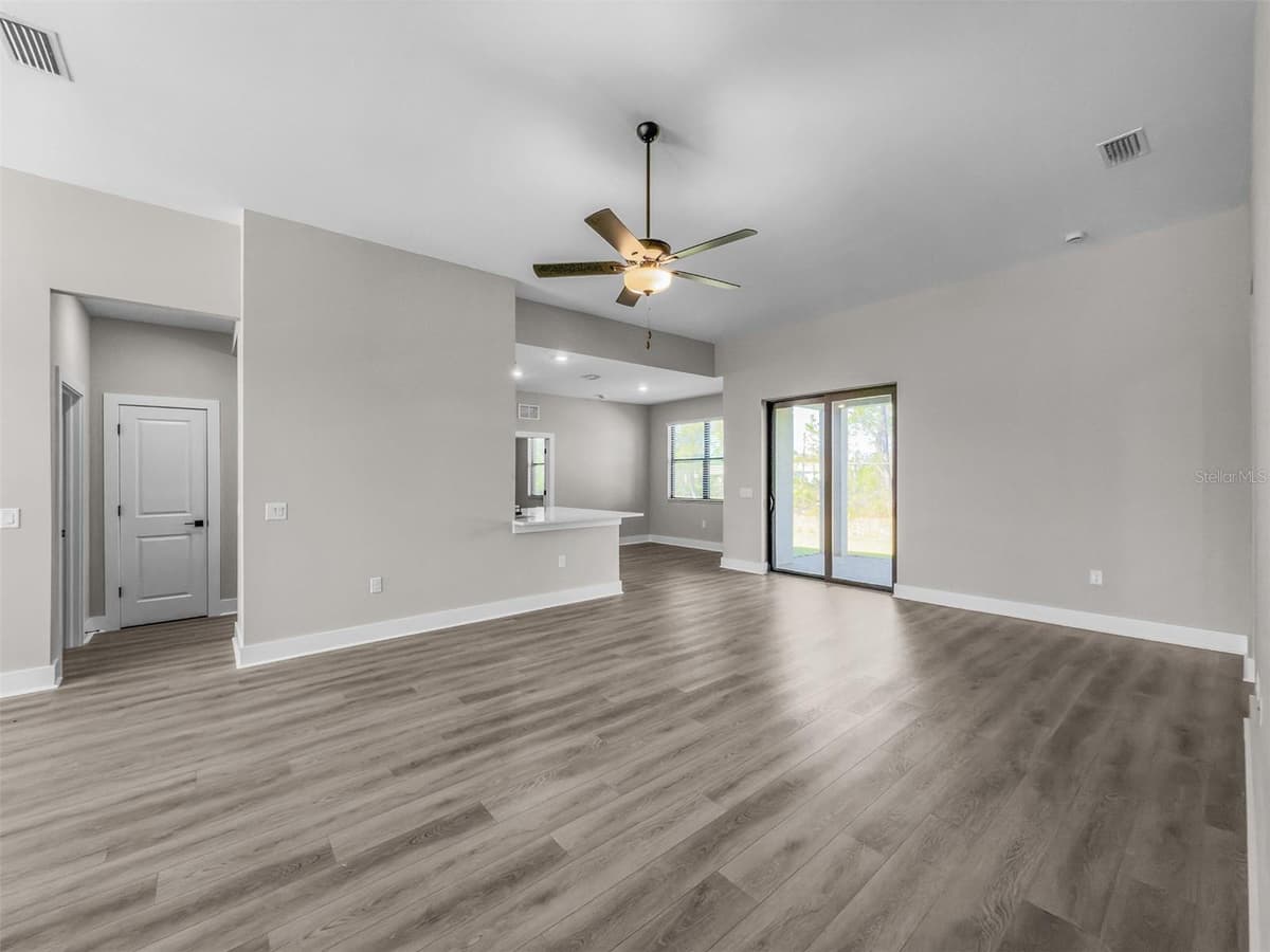 5227 DAYTON LANE — photo 7 of 22