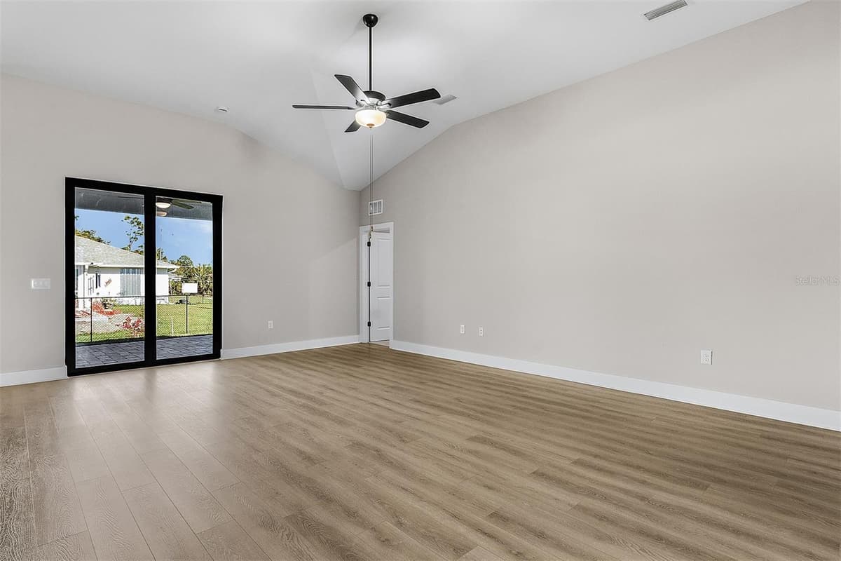 4570 GILLOT BOULEVARD — photo 4 of 17