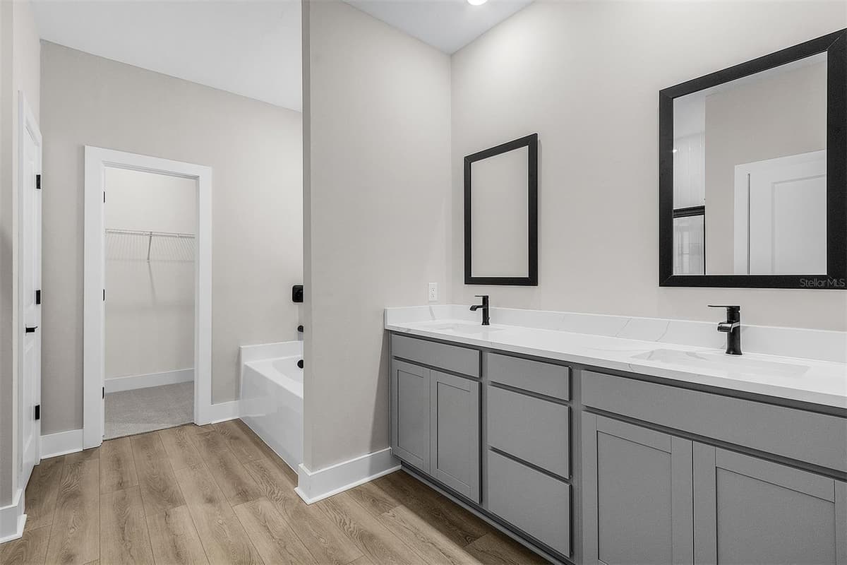 4570 GILLOT BOULEVARD — photo 11 of 17
