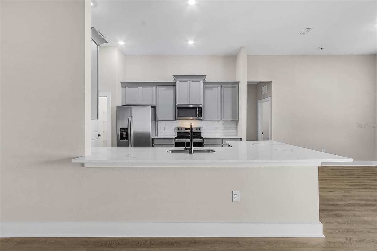 4570 GILLOT BOULEVARD — photo 6 of 17