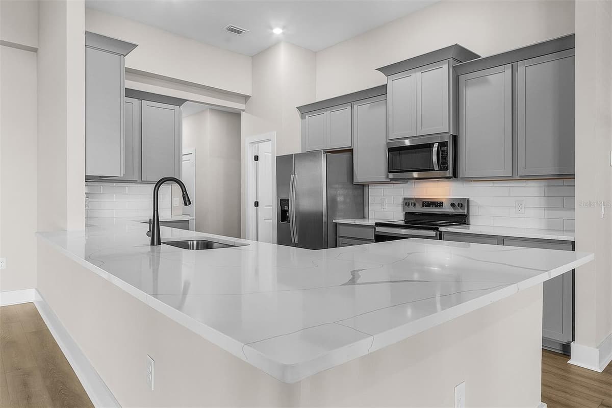 4570 GILLOT BOULEVARD — photo 7 of 17