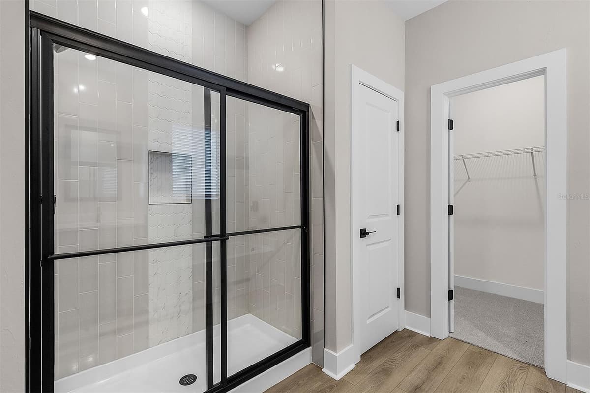 4570 GILLOT BOULEVARD — photo 12 of 17