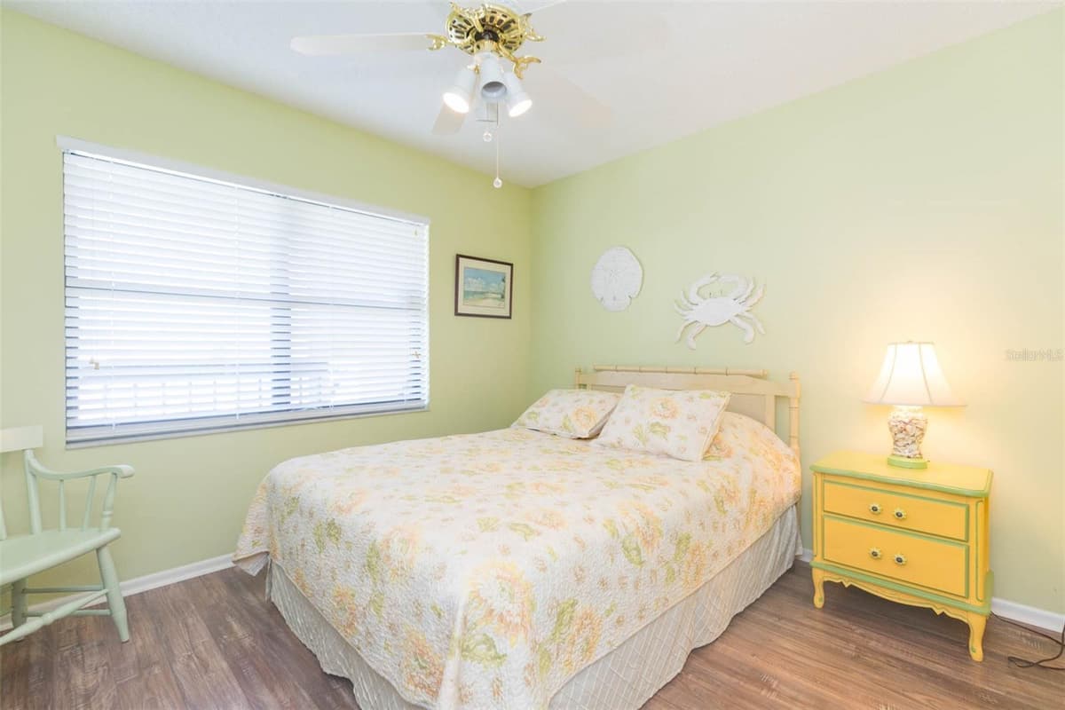 315 30 AVENUE — photo 15 of 34