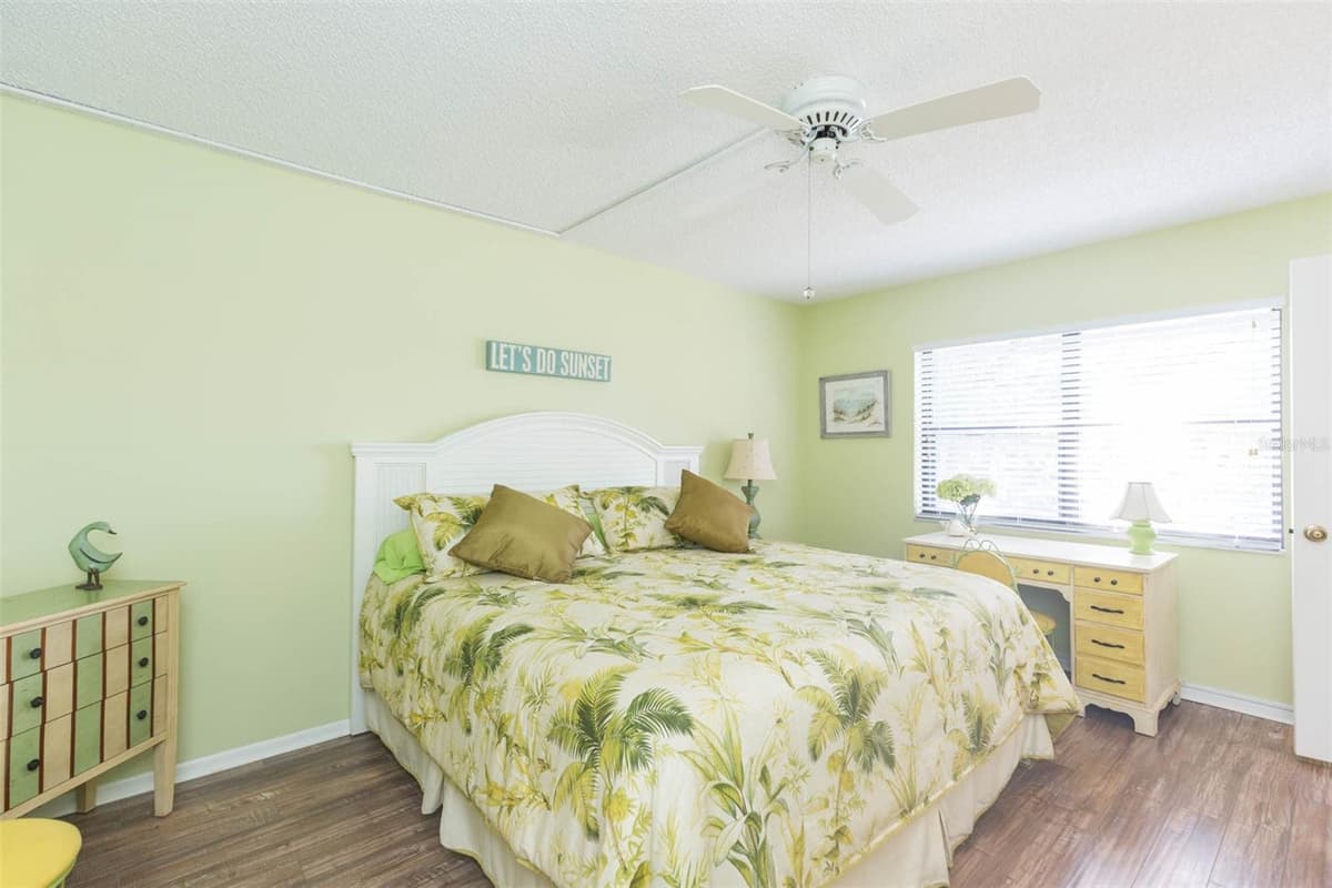 315 30 AVENUE — photo 24 of 34