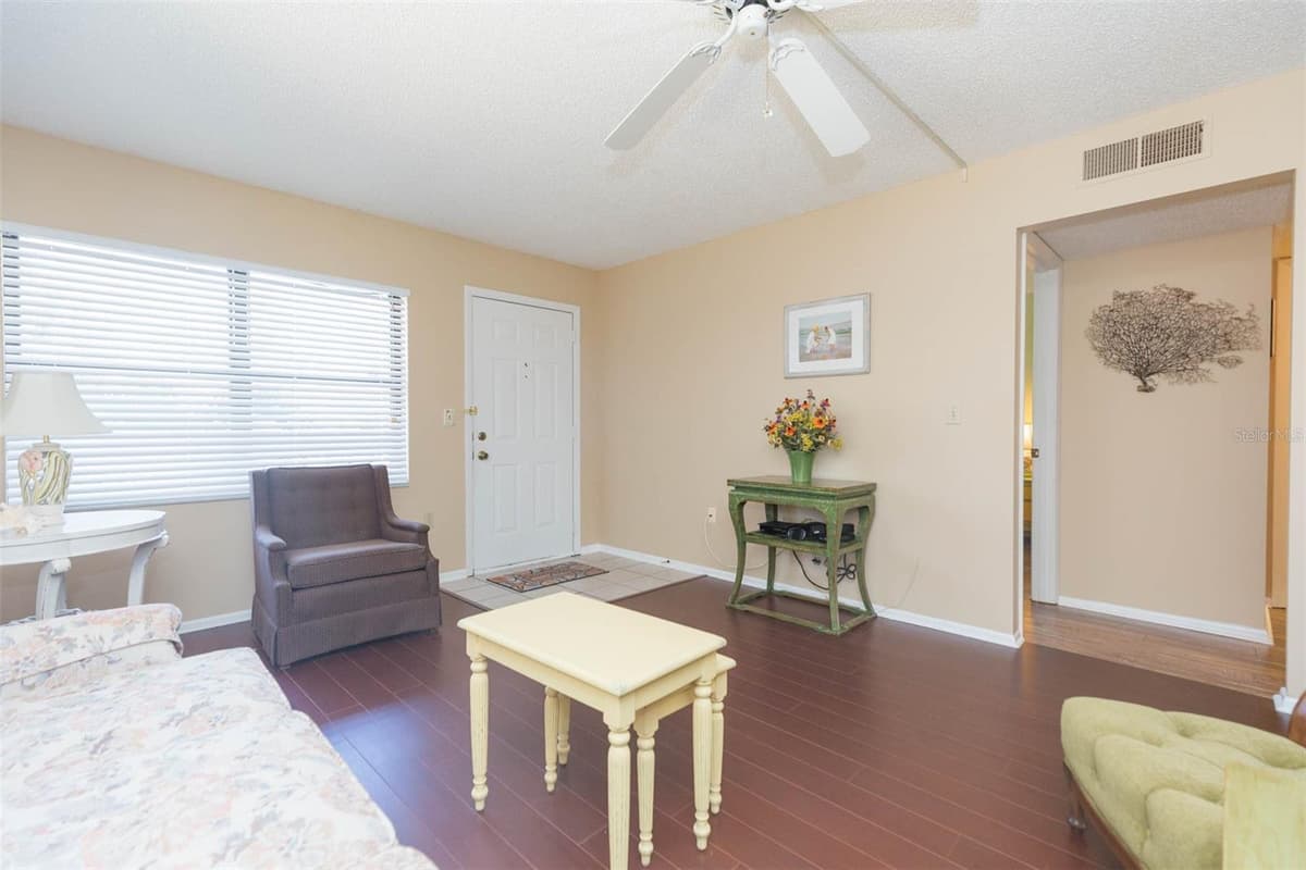 315 30 AVENUE — photo 6 of 34
